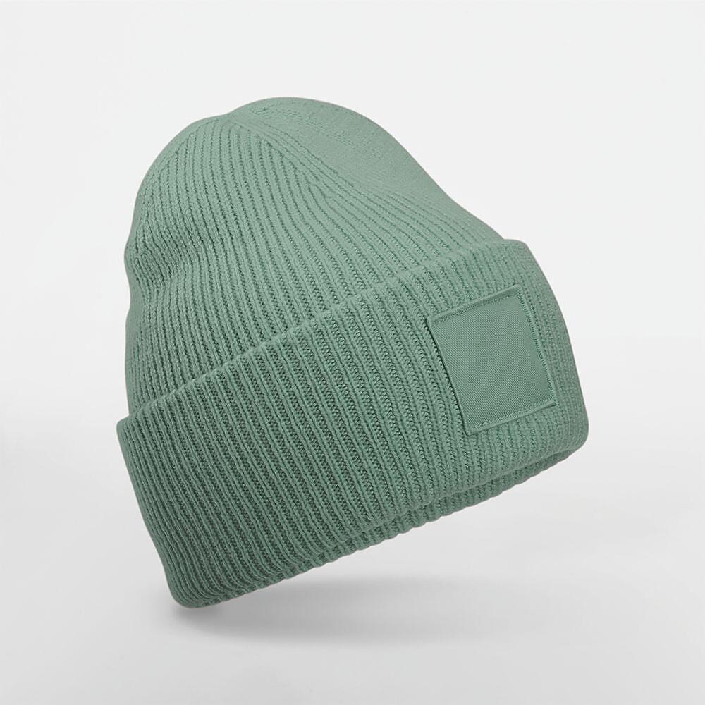 Gorro com dobra larga e patch tom sobre tom B336R