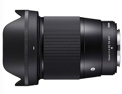 SI402975 : SIGMA 16MM F1.4 (C) DC DN P/ FUJI X Uma nova solução para utilizadores de câmeras sem espelho combinando brilho F1.4 e um corpocompacto Introduzindo uma nova lente grande angular de alto desempenho e grande diâmetro