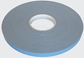 Rolo Bitape 383 1,0mm Branco 25mm x 50m : Fita de espuma de polietileno branca, com 1mm de espessura. Adesivo acrílico de adesão permanente. Suporte em polietileno (PE)
